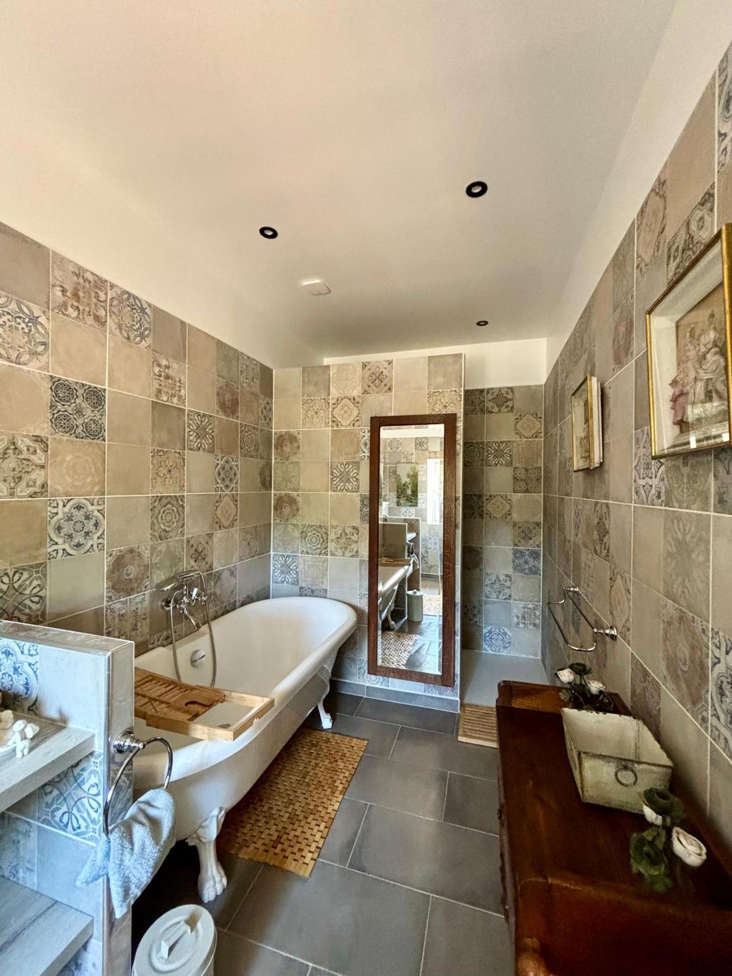 Bed and Breakfast Domaine Du Commandeur Mondragon Esterno foto